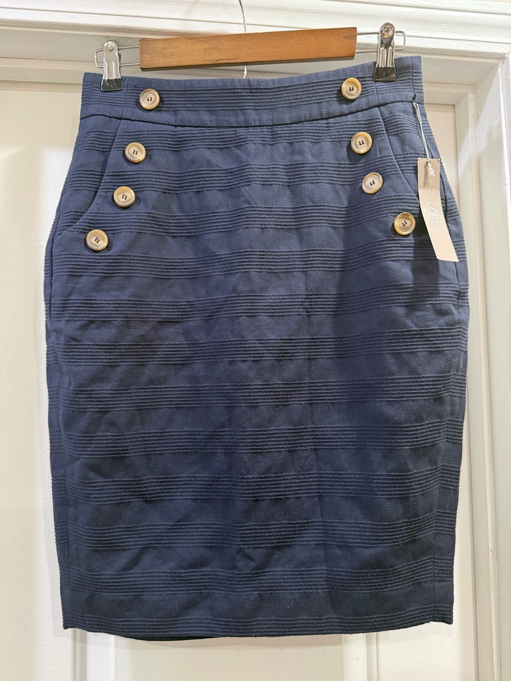 LOFT  🆕🆕Navy Ribbed Button-Detail Curvy  Pencil Skirt Size 2